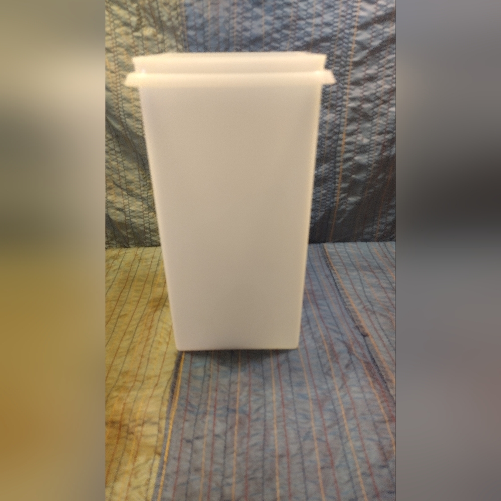 Tupperware Replacement Canister mold number 1314-3 ( no lid )